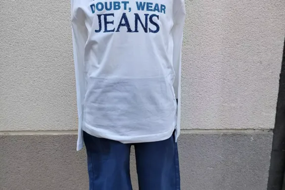 Camiseta niño con letras