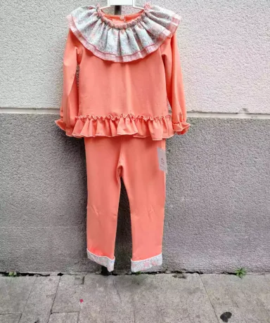 Conjunto sport color salmón niña