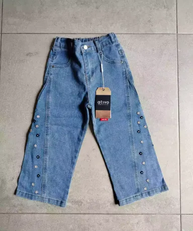 Pantalón niña bordado