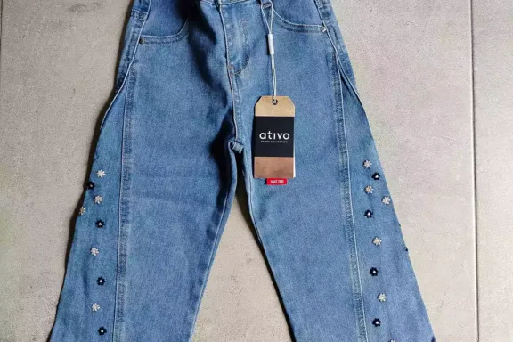 Pantalón niña bordado